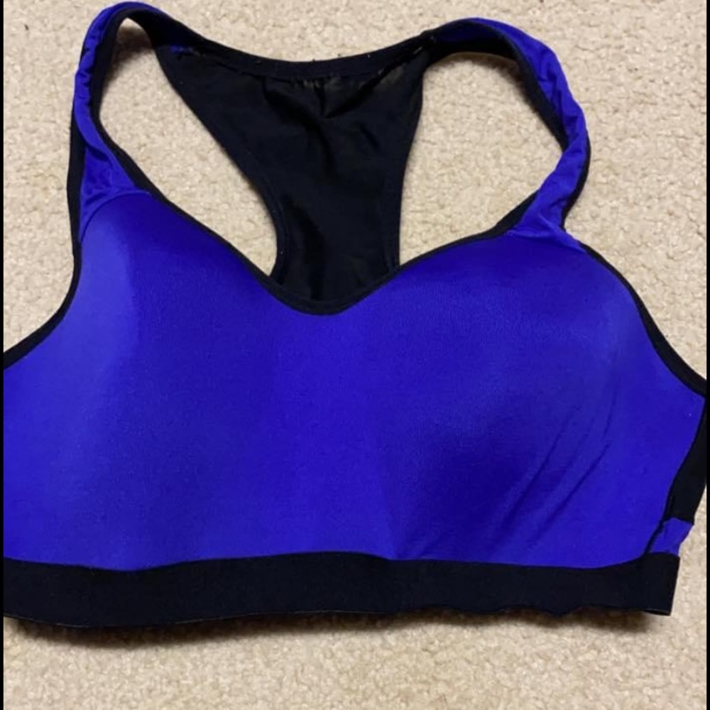 sports bra